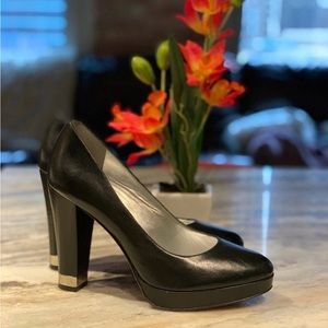 Banana Republic Leather Black Heels with gold Accent 8.5
